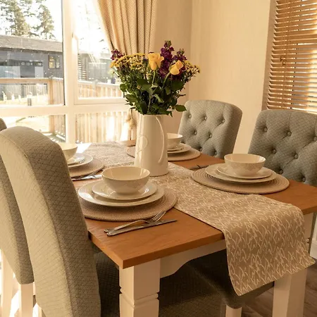 山林小屋 Hollicarrs - Cherry Blossom Riccall