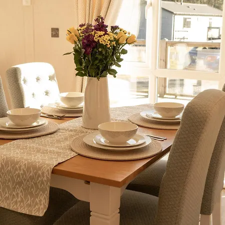 Hollicarrs - Cherry Blossom Riccall