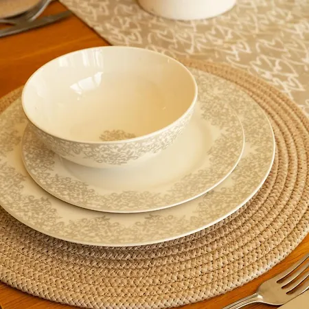 Hollicarrs - Cherry Blossom 山林小屋 *