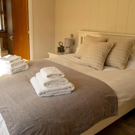 Hollicarrs - Cherry Blossom